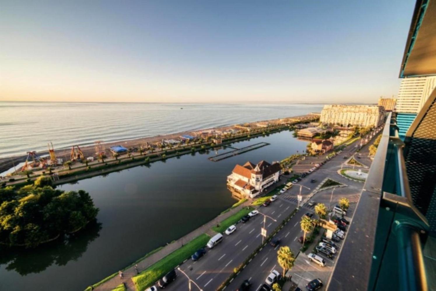 Panorama Black Sea View & Aparthotel באטומי מראה חיצוני תמונה